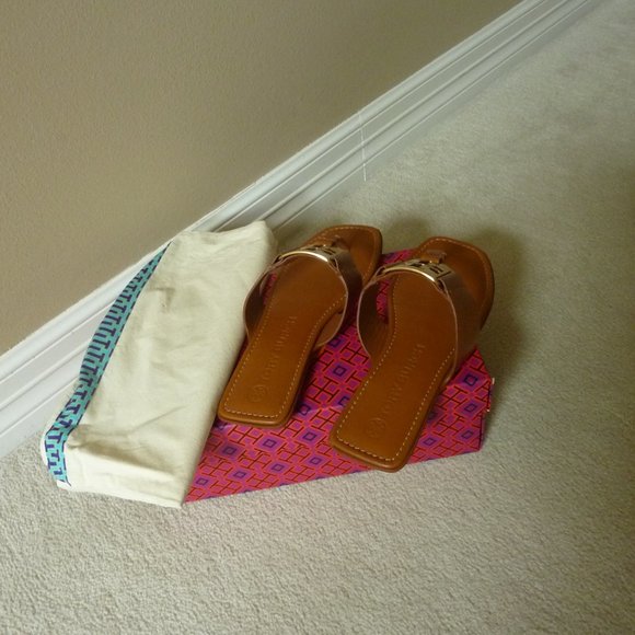 Tory Burch Georgia Brown Leather Logo Sandals, 8.5 (NEW IN BOX) - Picture 7 of 10